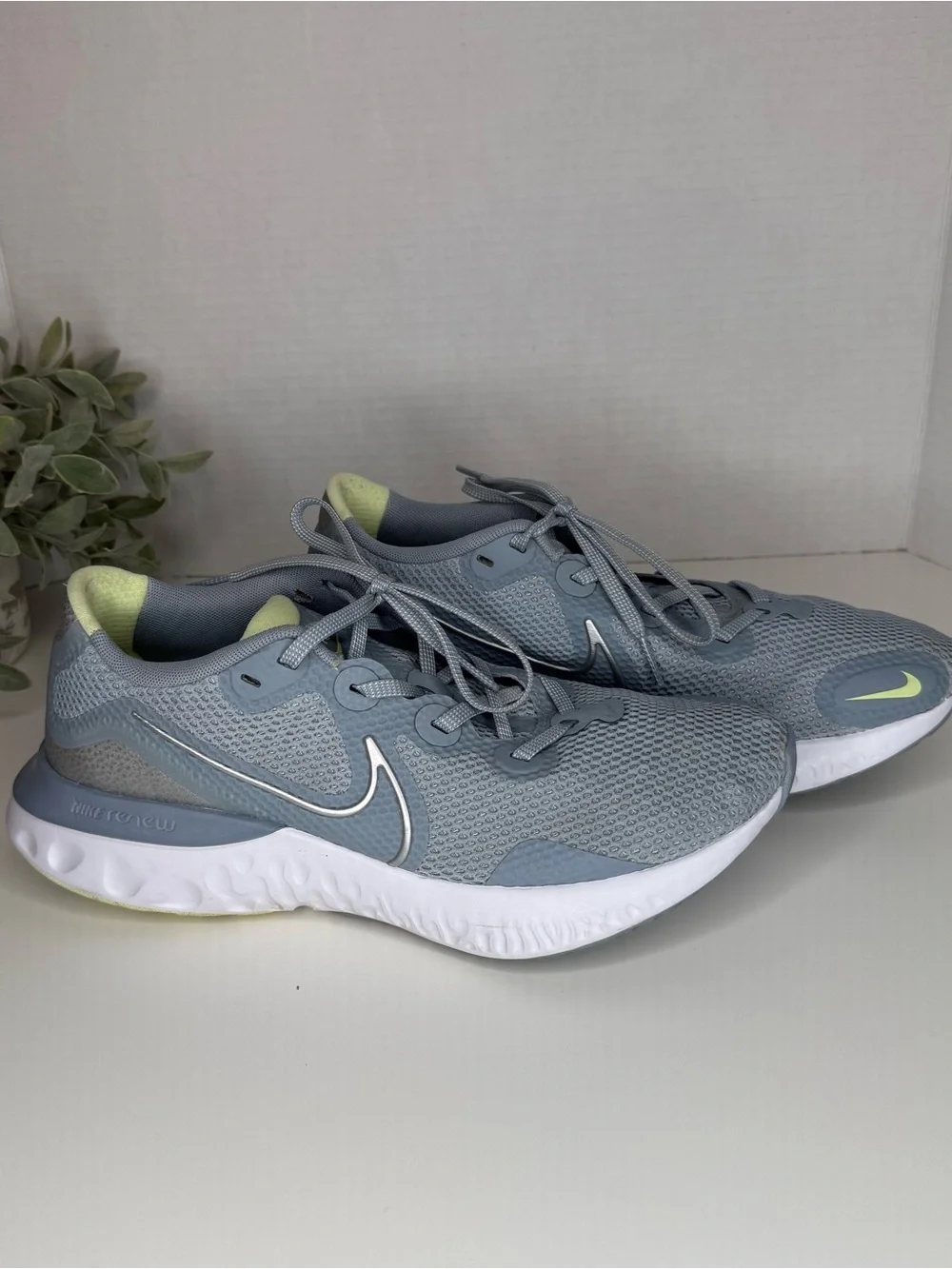 Nike Womens Renew Run Womens Casual Running Shoe in Obsidian Mist Size 10